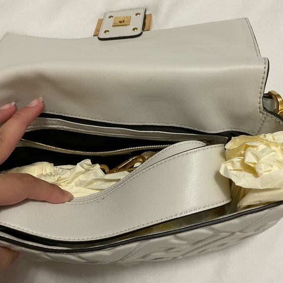 Fendi beige baguette Leather Shoulder Bag - Picture 8 of 8